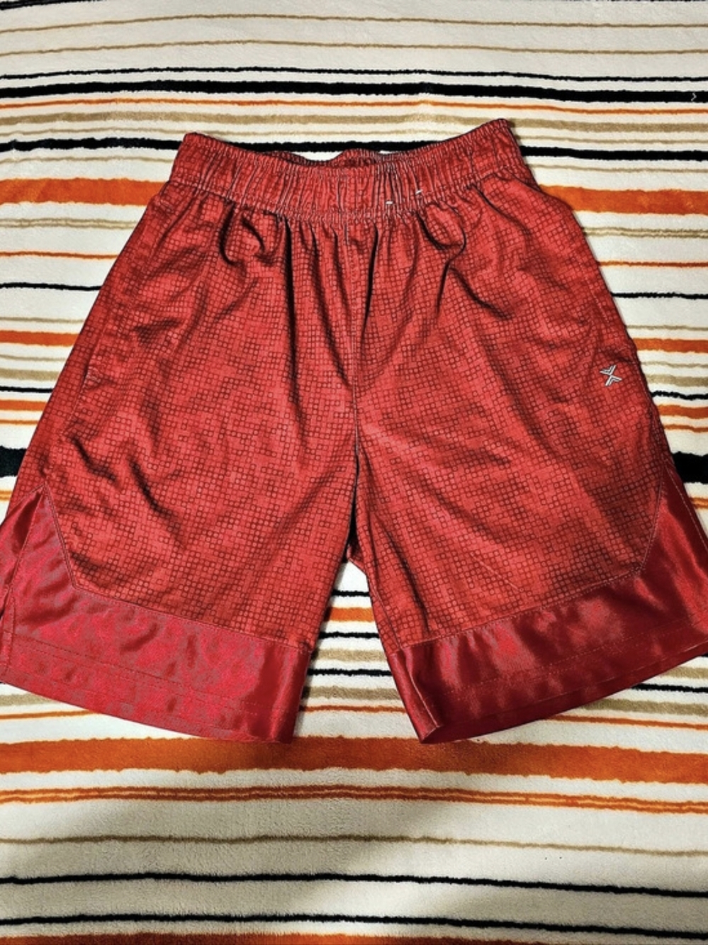 Xersion Quick-Dri Geometric Athletic Shorts Red Size Medium